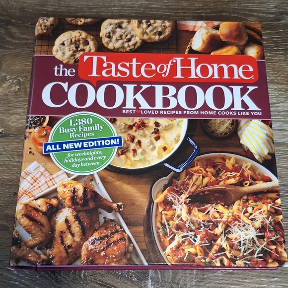 Taste Of Home Other - Taste of Home Cookbook - Red Cover